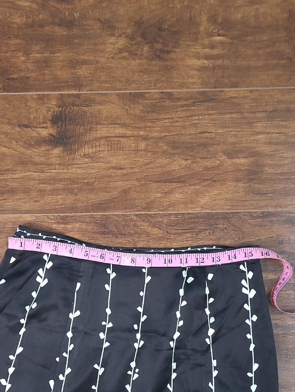 Talbots 100% Silk  Black A-Line Skirt with Cream and Coral Floral Print Size 10 - Picture 5 of 6
